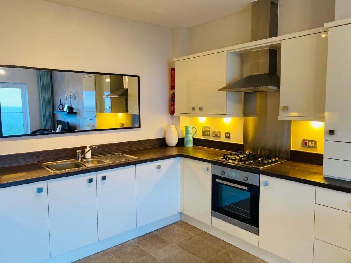 Stunning Sea Views, Luxury Apartment Beaches & Restaurants Are A Short Walk Away New Quay Buitenkant foto